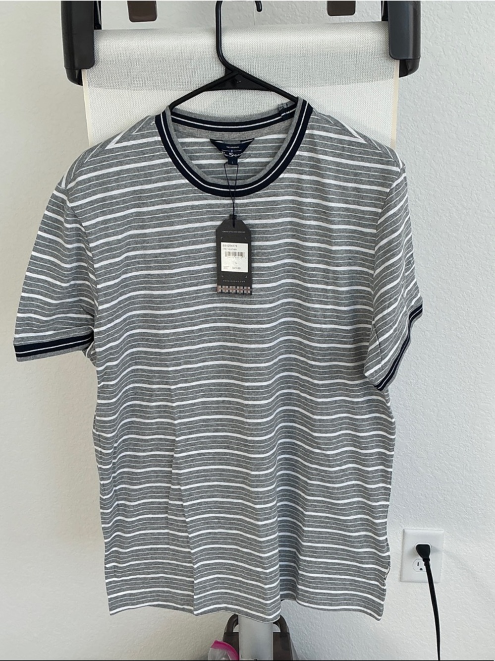 Banana Republic Gray & White Striped Short Sleeve Tee with Black Trim